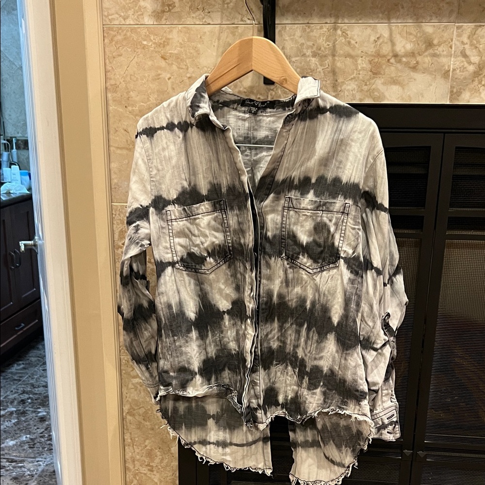 Velvet Heart Black and White Button Down Shirt